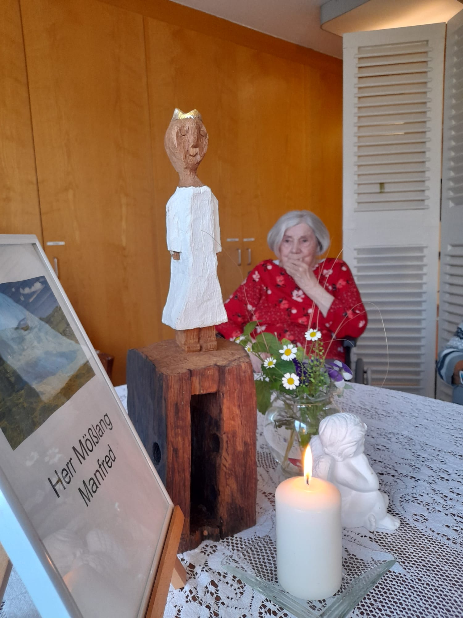 Königlicher Besuch Verabschiedung von verstorbenen MitbewohnerInnen im HdG-Götzis: